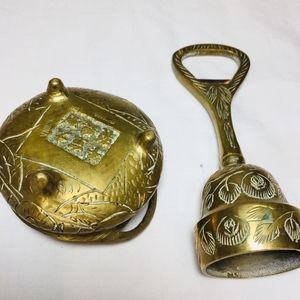 Antique base (bronze???) and bell with Sarna marking. Excellent conditio…